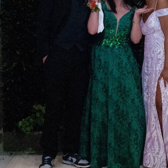 EMERALD GREEN PROM DRESS * LIKE NEW * SIZE 10-14 * READ DESCRIP. * - Picture 7 of 8